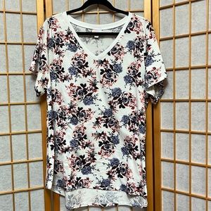 Lularoe Christy Top 3X (26-28)